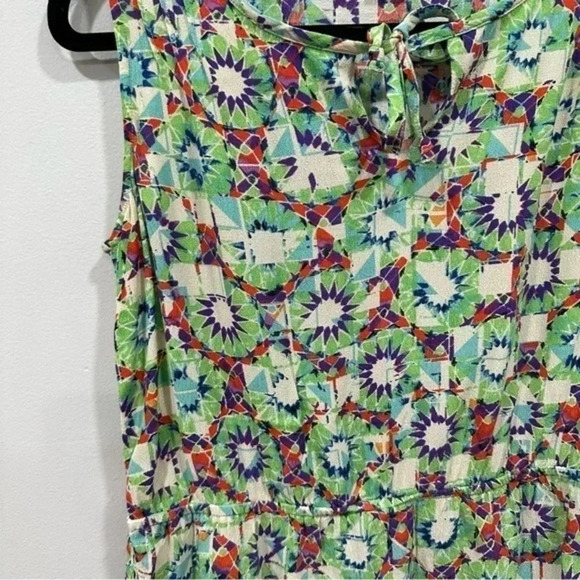 🍁 CAbi #316 Kaleidoscope sleeveless multi color print tie neck blouse Small - Picture 4 of 11